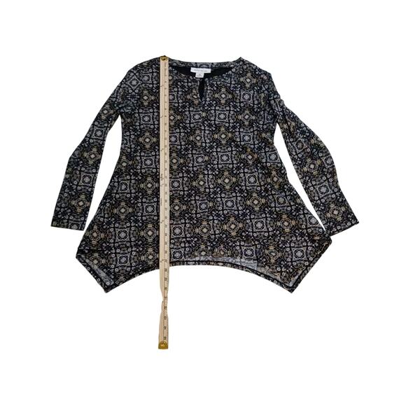 Skye's the Limit Women's Medium Asymmetric Geometric Handkerchief Hem Top - Picture 8 of 9